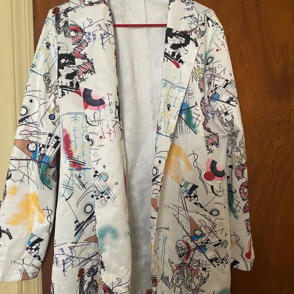 Blazer - Picture 4 of 4